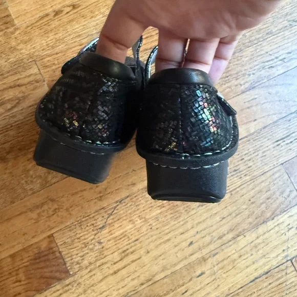 Alegria Paloma Mary Jane shoes in a black metallic finish. Size: 36/6 - Picture 2 of 6